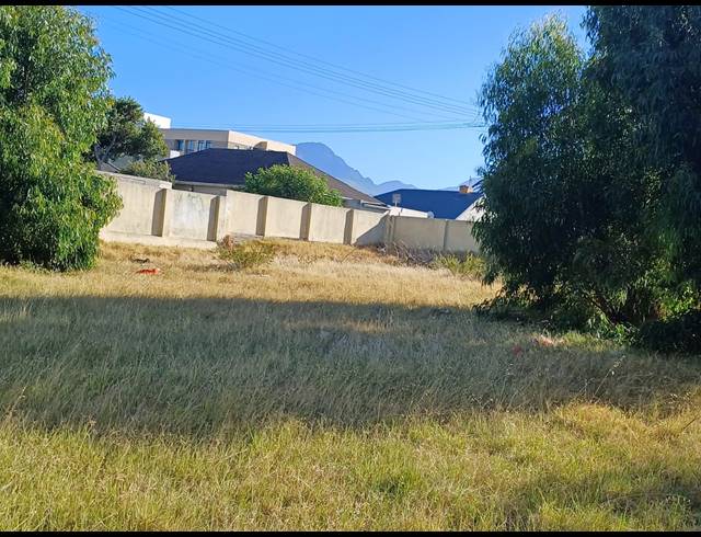 712M² VACANT LAND FOR SALE IN VAN RYNEVELD